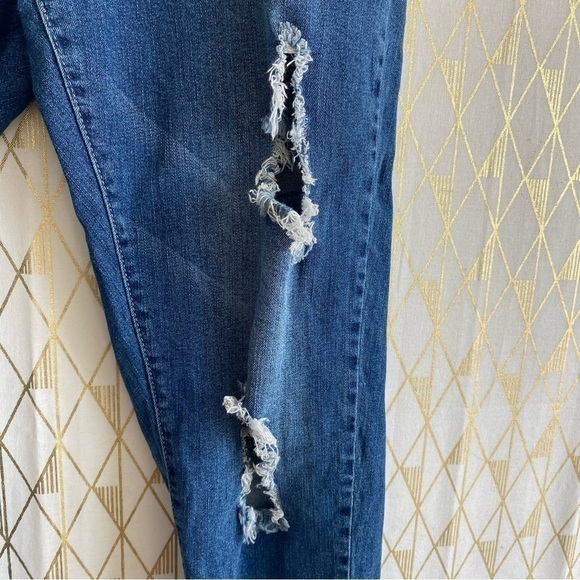 VIP JEANS​ - Picture 3 of 8